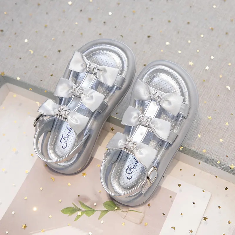 Children Retro Rhinestone Sandals Girls Hollow-out Princess Sandals with Bow-knot Kids Summer Beach Shoes Ethnic Style Soft Sole