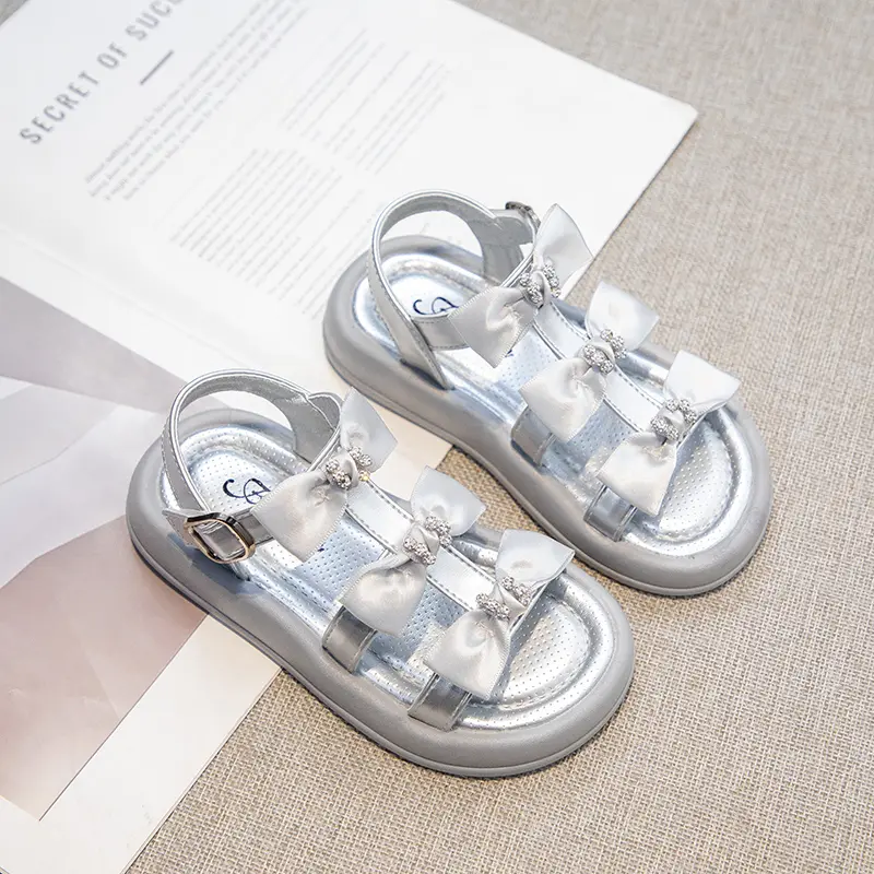 Children Retro Rhinestone Sandals Girls Hollow-out Princess Sandals with Bow-knot Kids Summer Beach Shoes Ethnic Style Soft Sole
