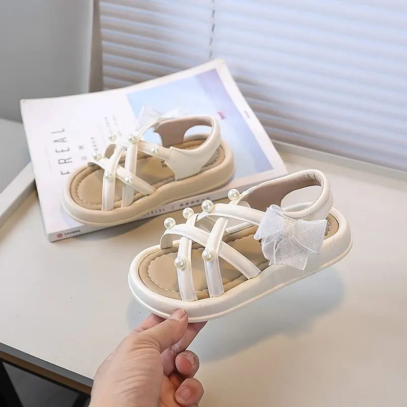 Girls' Summer Gladiator Sandals New Kids Sparkly Princess Beach Shoes Sweet Bowknot Decor Children Pearl Roman Sandals Silver