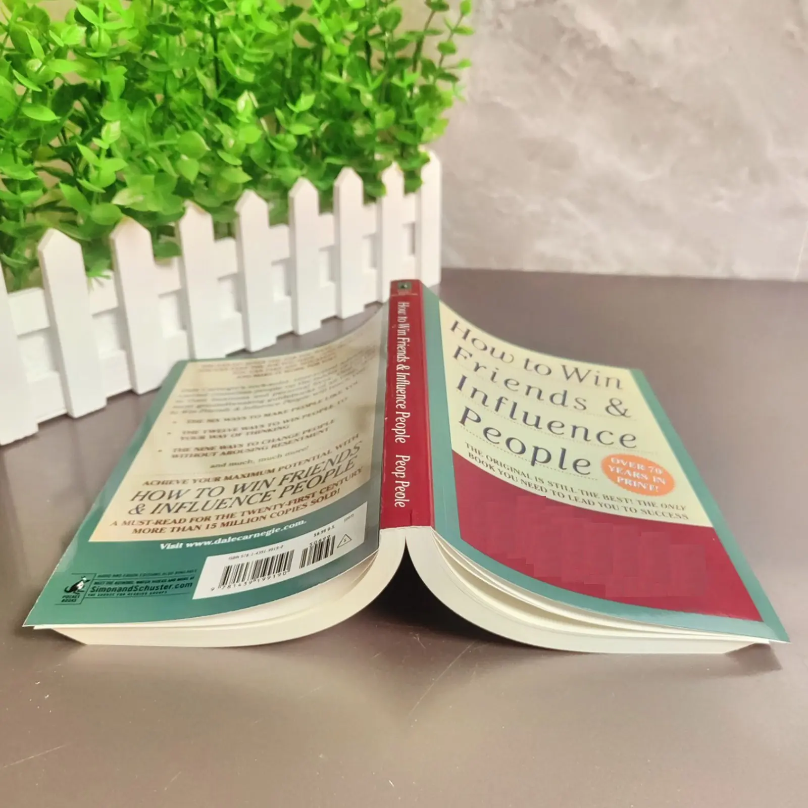 How To Win Friends & Influence People By Dale Carnegie Interpersonal Communication Skills Self-Improvement Reading Book
