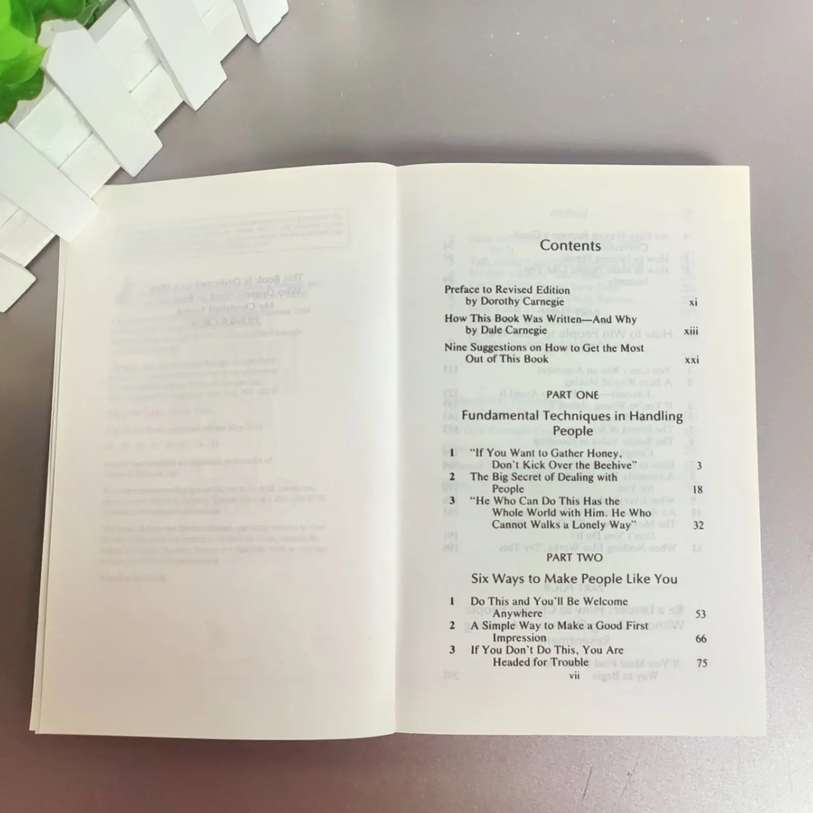 How To Win Friends & Influence People By Dale Carnegie Interpersonal Communication Skills Self-Improvement Reading Book