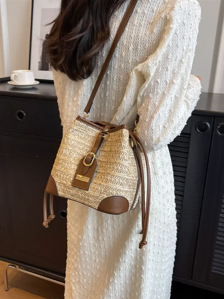 Faionable Color Blo Buet Bag Women's Crossbody Bag Single oulder Strap Woven Design Dstring Casual Handbag