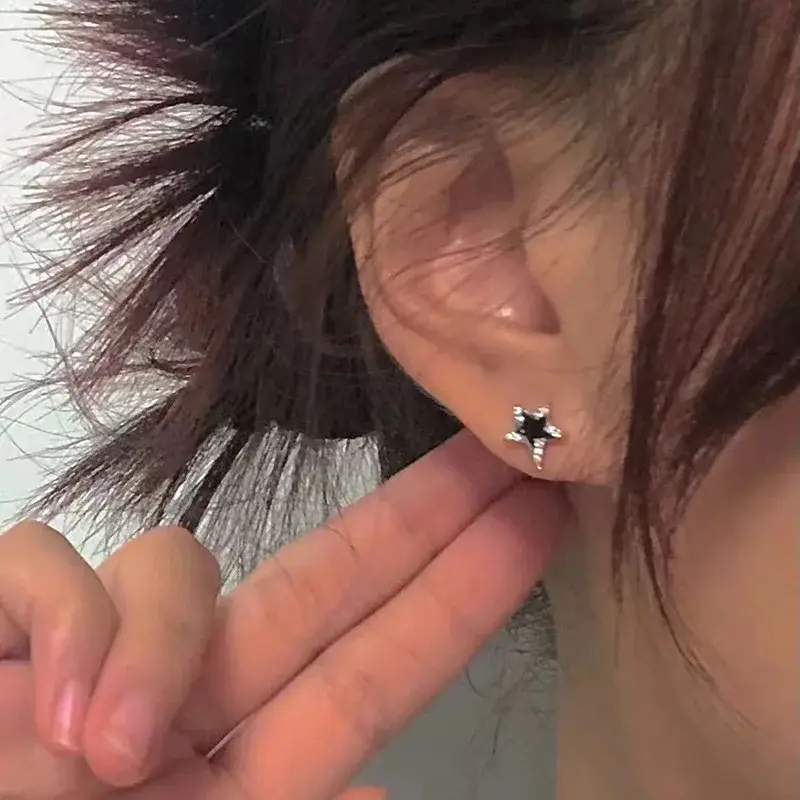 Black White Star Ear Clips for Woman Pentagonal Ear Cuff No Piercing Earring Y2K Clip Earrings Gothic Jewelry Trendy Accessories