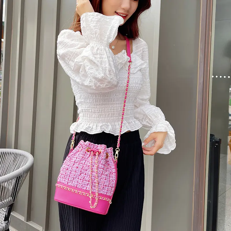 Fashionable Pink Tweed Bucket Bag for Women Contrast Plaid Cute Small Crpssbody Bags Female Daily Commute Messenger Chain Pack