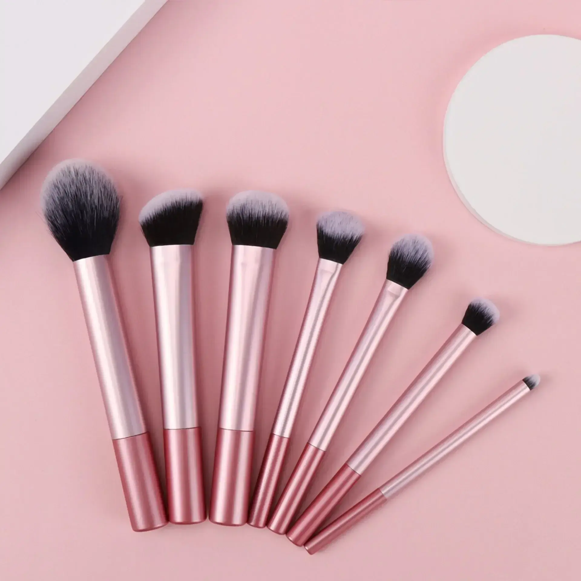 7pcs Pro Makeup Brush Set - Soft, Premium Synthetic Hair, Cruelty-Free, Easy to Clean, Foundation, Blush, Eyeshadow, Cosmetic