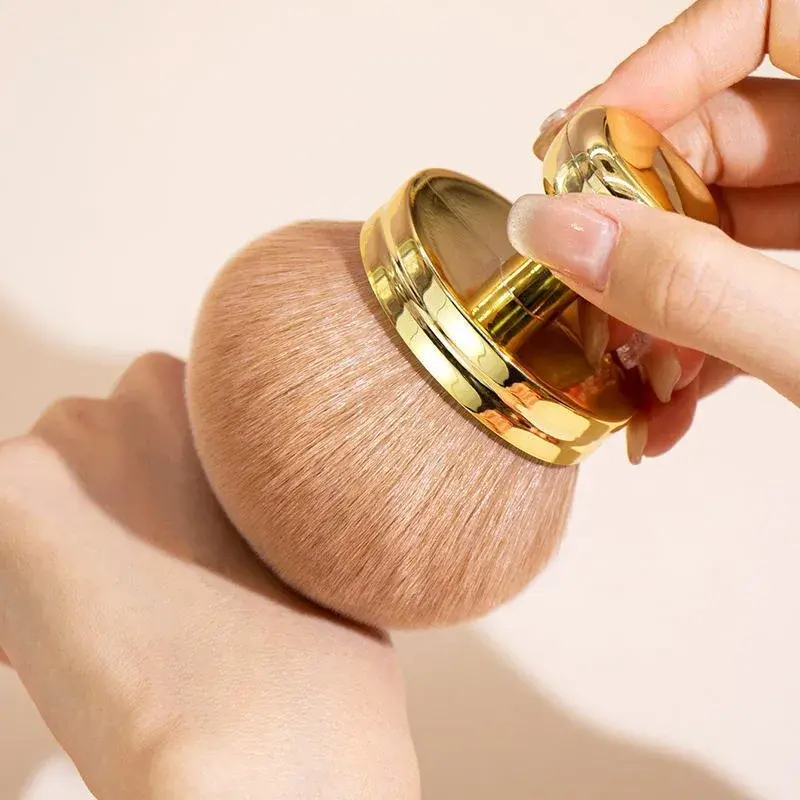 Professional Extra Large Kabuki Brush for Body Makeup Self Tanner Leg Bronzer Flawless Foundation Application Oval Shape Tool