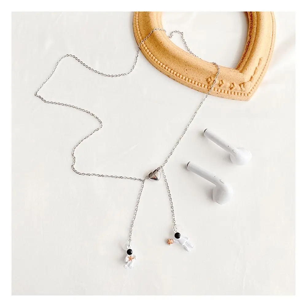 Fashion Astronaut Magnetic Attraction Headphones Anti-Lost Chain Suitable for  Earphone Cute Daisy Glasses Chain Accessories
