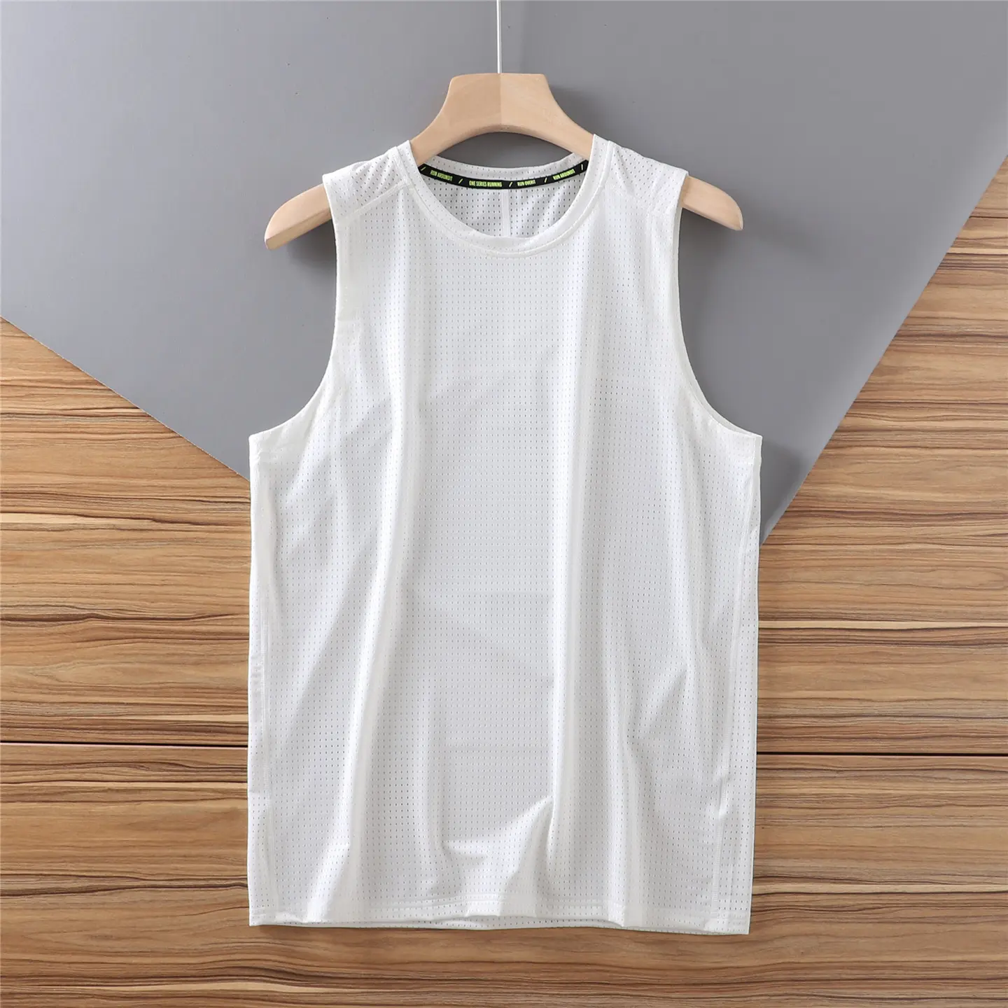 Summer New Breathable Holes All Over the Body Lightweight Cool High Elastic Sports Vest Men's Fitness Running Sleeveless Tops