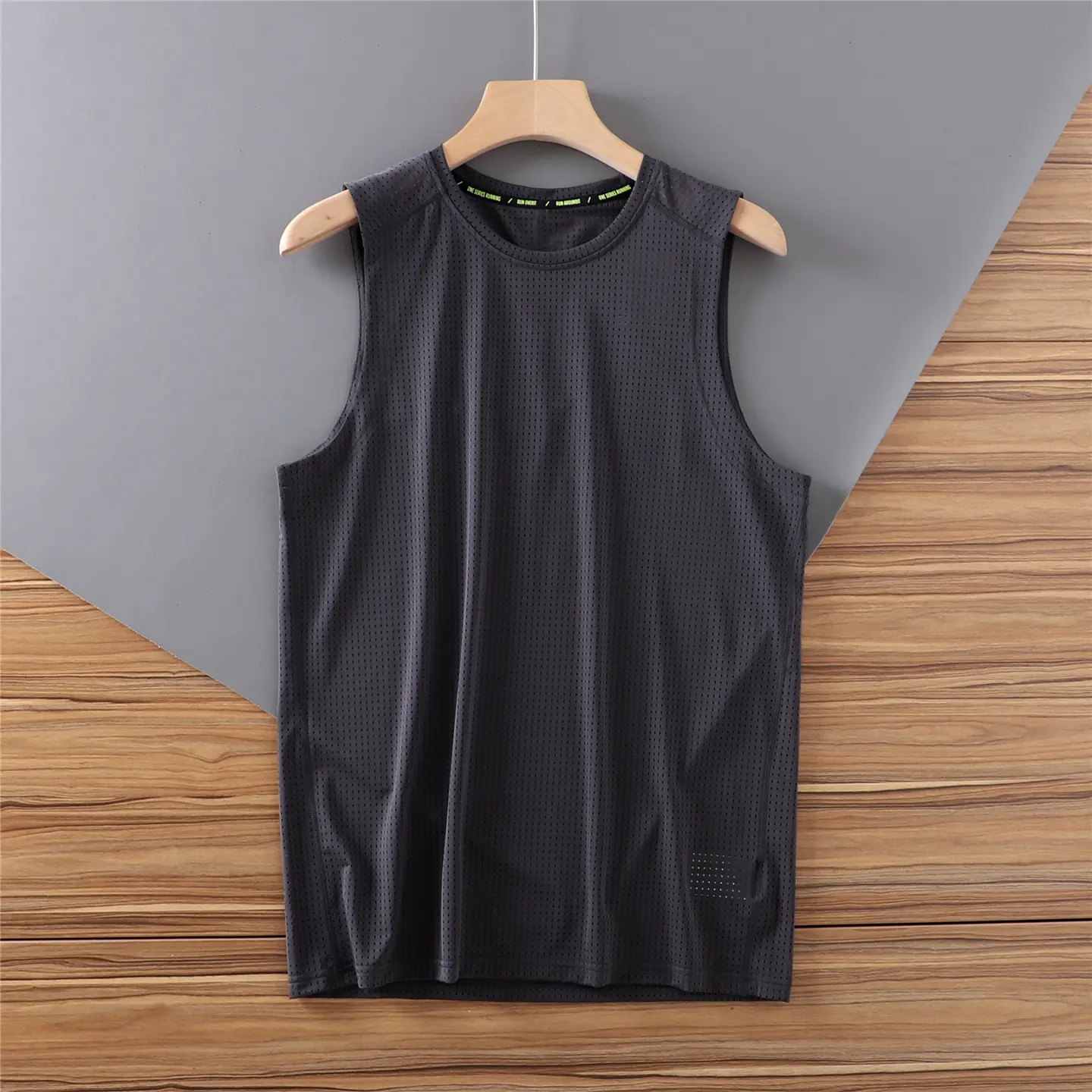 Summer New Breathable Holes All Over the Body Lightweight Cool High Elastic Sports Vest Men's Fitness Running Sleeveless Tops