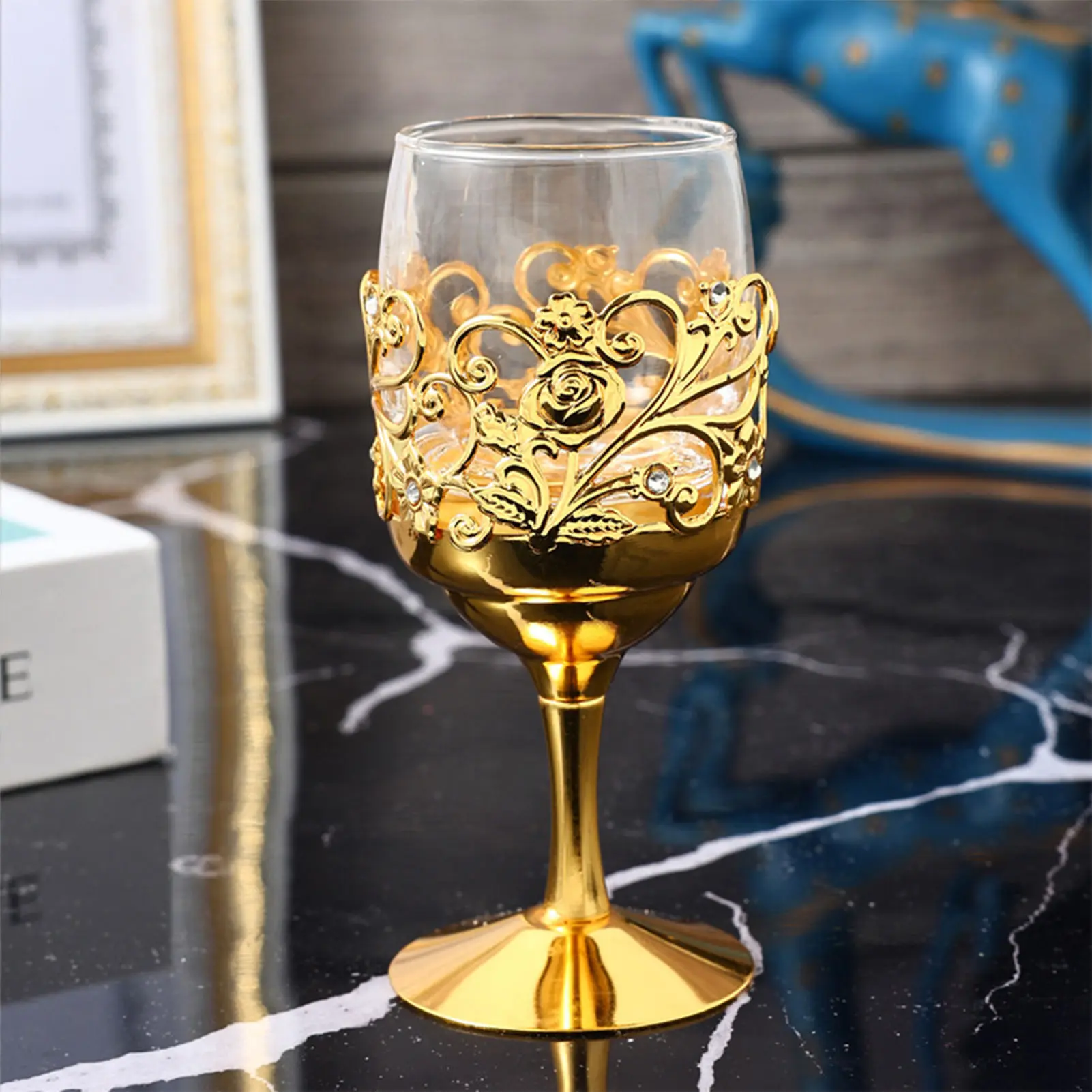 1pc Vintage European Metal Goblet Hollow Engraving Golden Wine Cups Wine Glass Goblet for Party Wedding Use 12*5cm