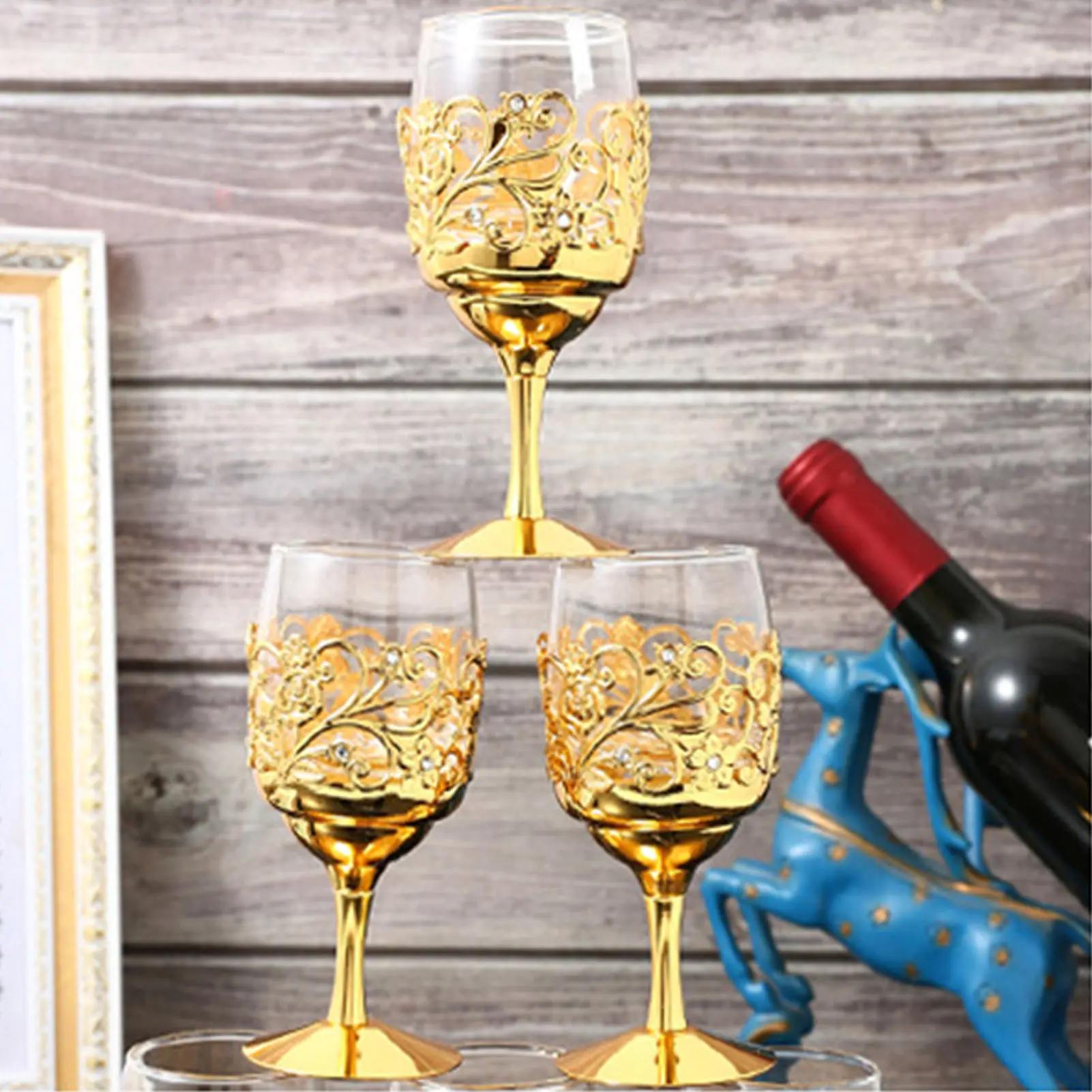 1pc Vintage European Metal Goblet Hollow Engraving Golden Wine Cups Wine Glass Goblet for Party Wedding Use 12*5cm