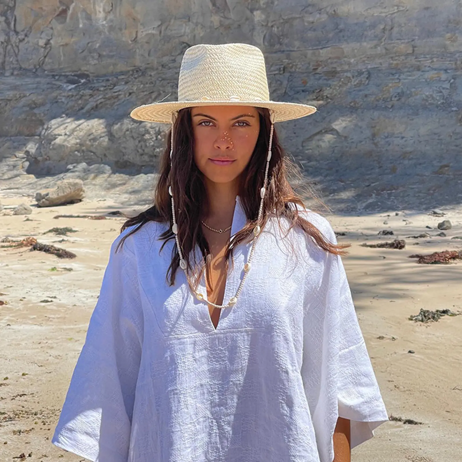 Summer Beach Straw Cap Sun Protection Hat Fresh Holiday Seaside Beach Hat with Bead Chain Foldable Straw Hat for Outdoor Travel