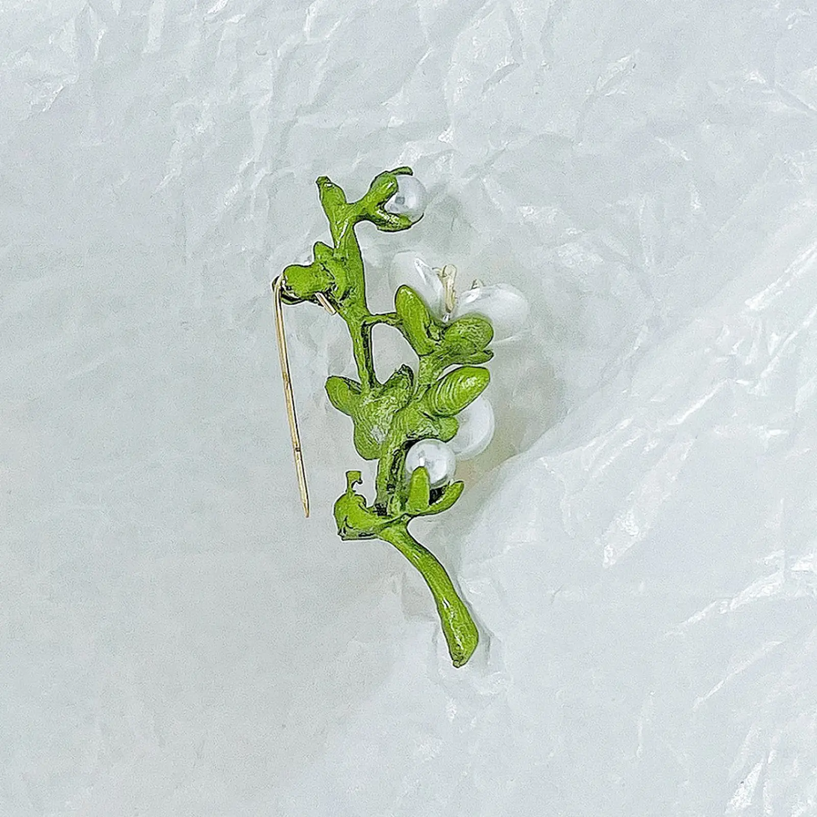 Small Fresh Green Jasmine Brooch Literary High-end Elegant Mori Anti-glare Brooch Clothing Accessories Skirt Pants Fixed