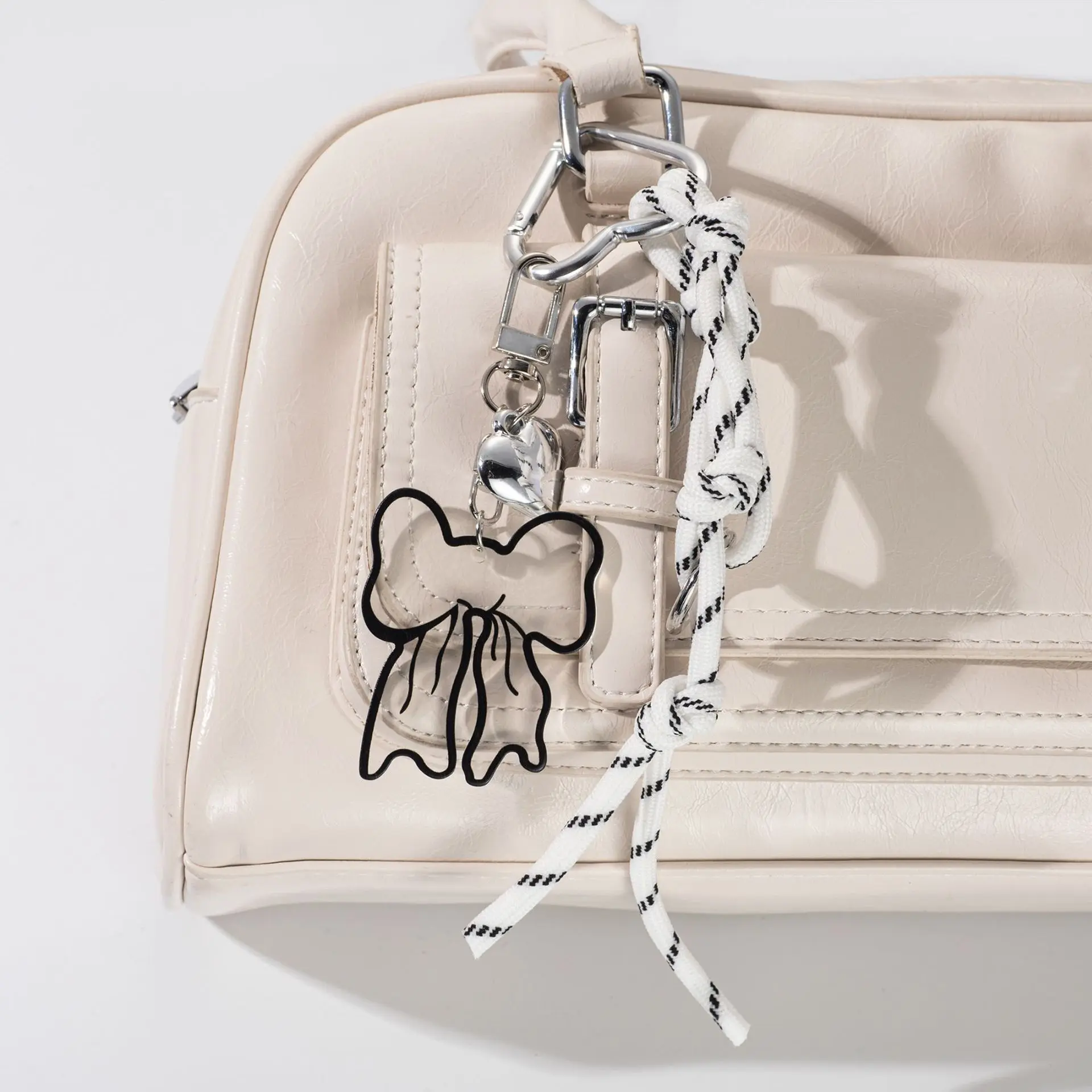 Black-hearted Creative Key Chain Cute And Charming Aesthetic Art Rope Metal Woven Pendant Bag Mobile Phone Pendant