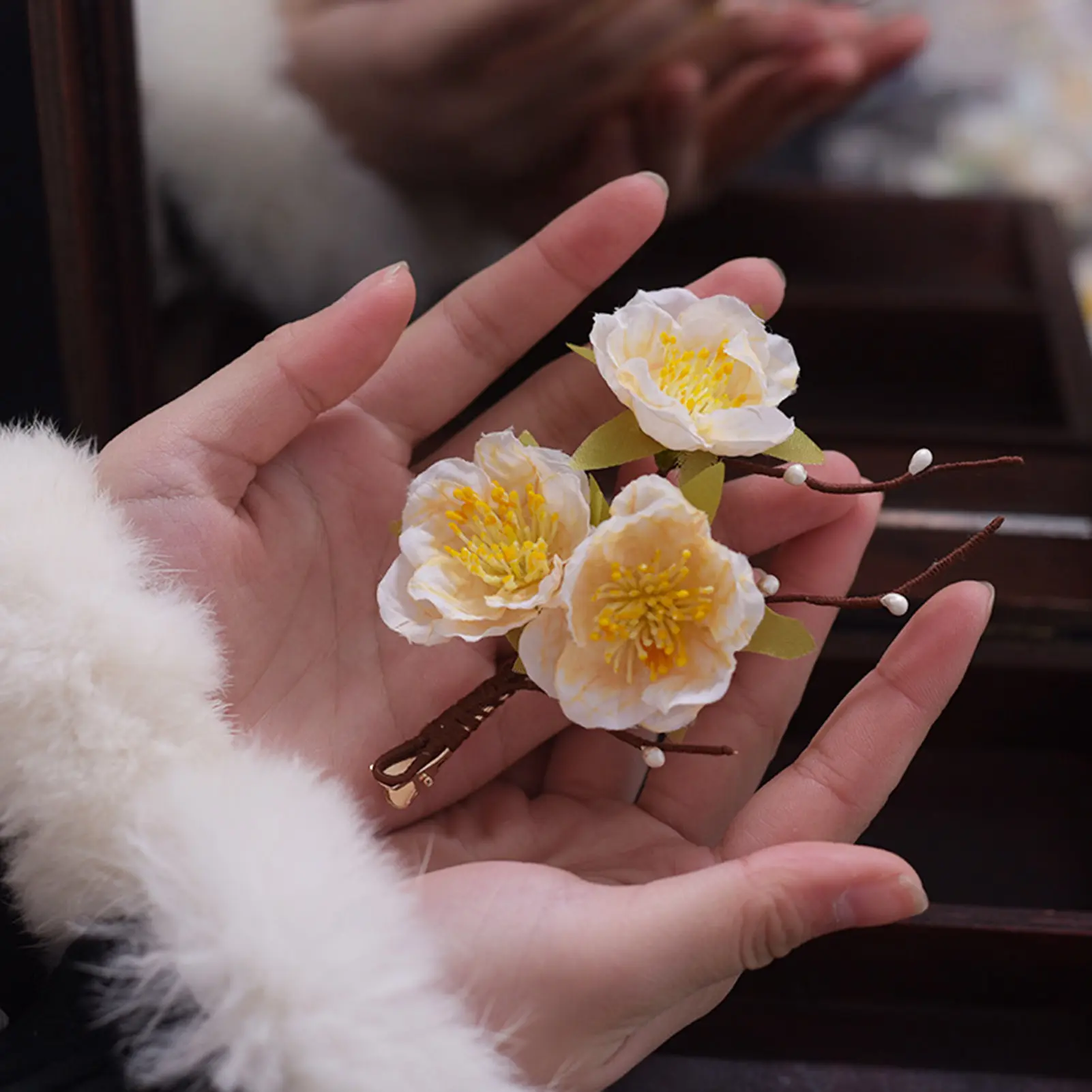 Women Hair Clips Styling Edge Clip Women Hair Clips Styling Edge Clip for Dress Hairstyle Making Hairdressing Thick Curly Hair