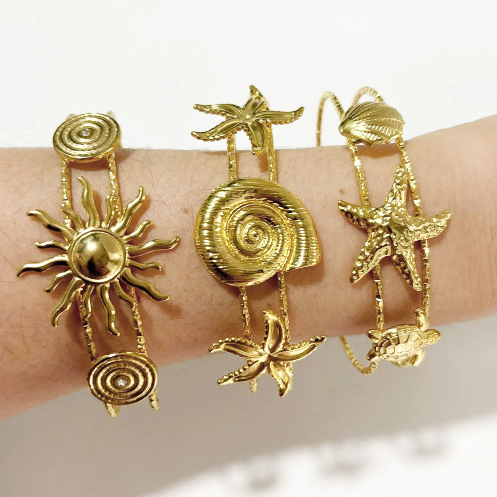 Ghidbk Punk Style Stainless Steel Marine Element Series Jewelry Trendy Gold-plated Conch Starfish Double-layer Open Bracelet.