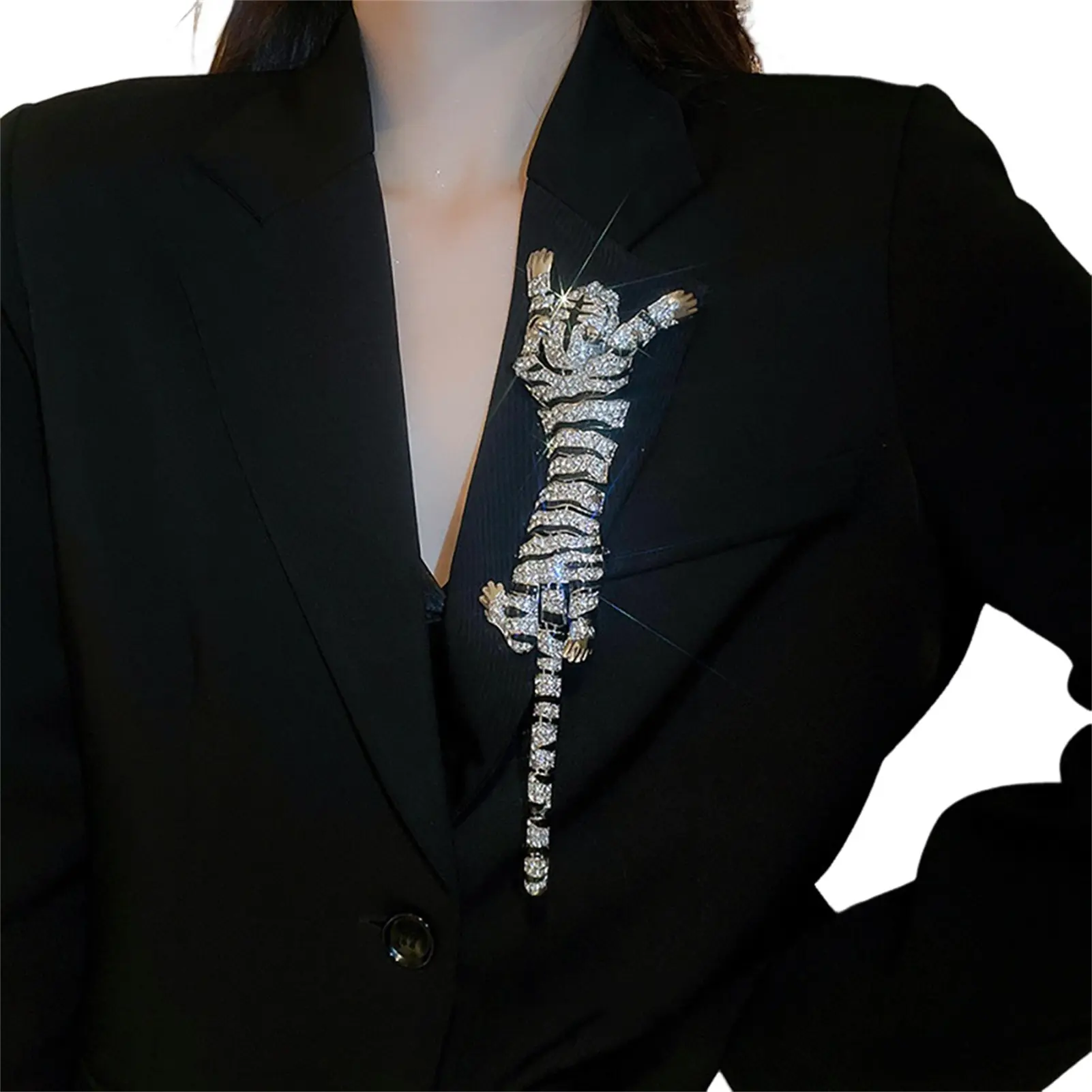European And American Personalized Brooch Design Studded Tiger Brooch Set Pin Joker Fashion Accessories Alloy Material