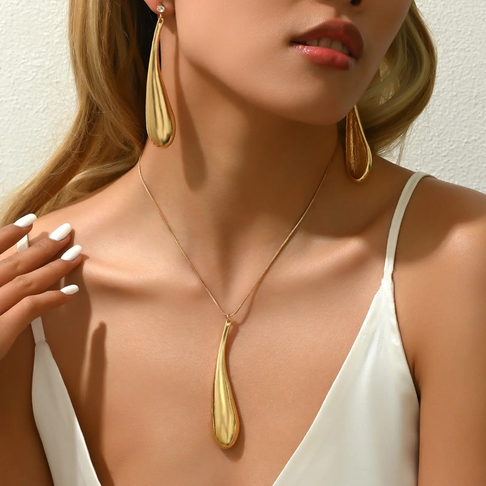 2024 New Earring Necklace Jewelry Set Long Water Drop Design Women's Necklace Geometric Rhinestone Accessories Perfect Gift