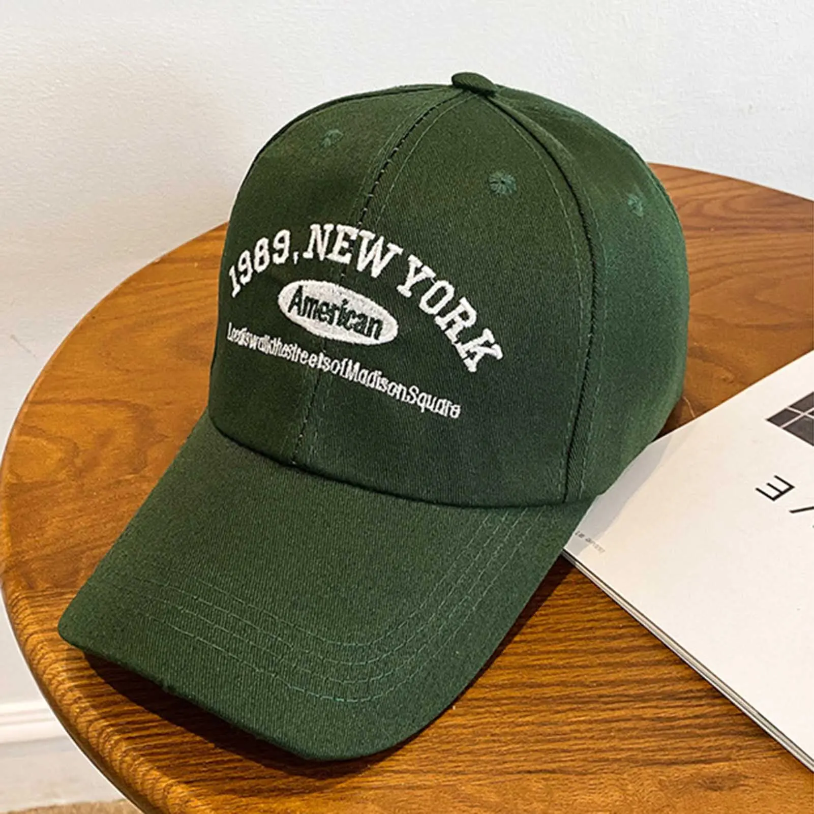 Fashion New Peaked Cap Women Men New Couple Caps Hats Female Male Sport Visors Snapback Cap Sun Hat For Women Men Versatile