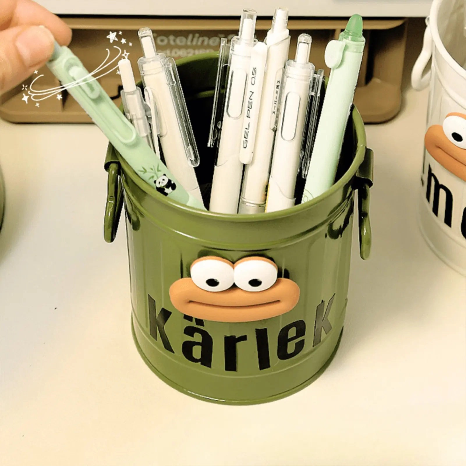 Novel Cartoon Pen Holder Large-capacity Student Dormitory Desktop Storage Box Office Fashion Creative Cute Retro Storage Box