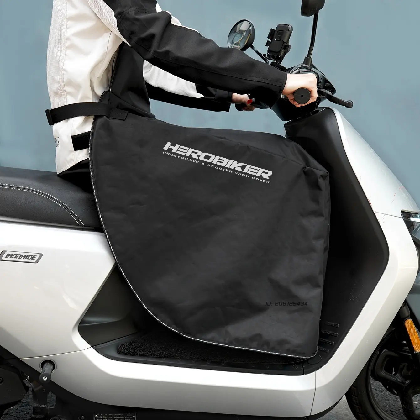 Waterproof Thicken Plush Motorcycle Winter Cycling Leg Cover Warmer Scooters Knee Blanket Windproof Warm Moto Winter Quilt Apron